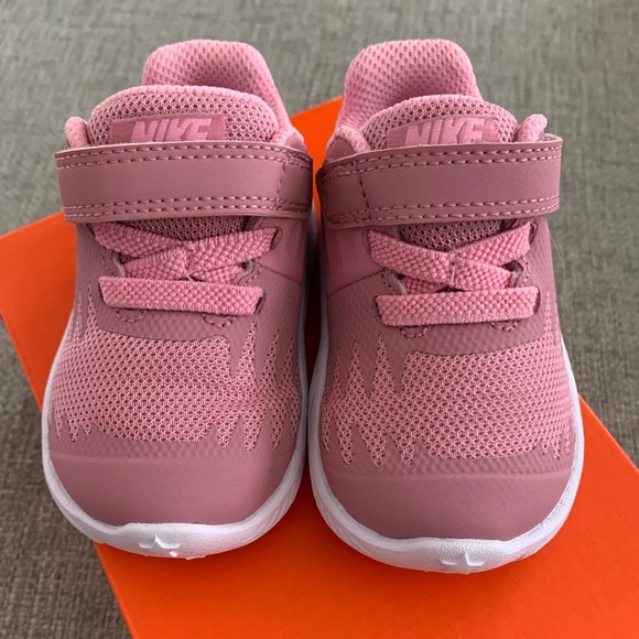 baby girl nike shoes size 3